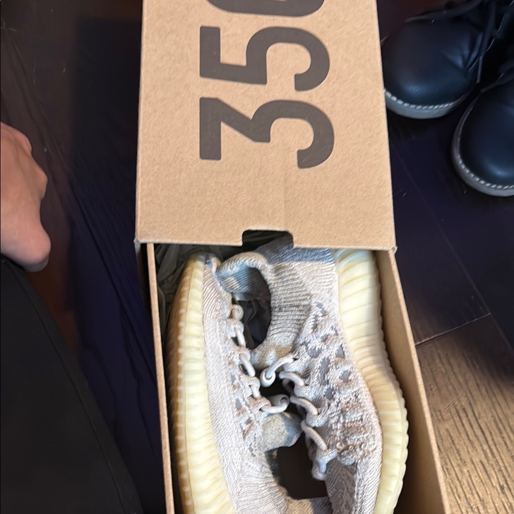 Kids Yeezy Boost 350 V2 - Cream